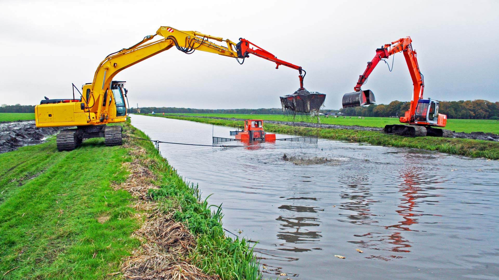 Mechanical Dredging Key Equipment, Applications, and Performance Factors